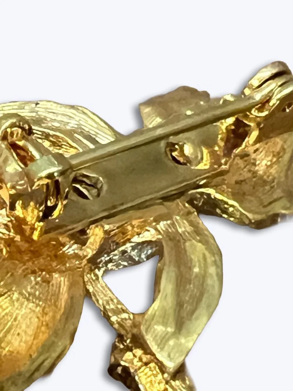 Vtg Avon Goldtone Enamel Dancing Scarecrow Broom Brooch Pin Halloween Fall Retro